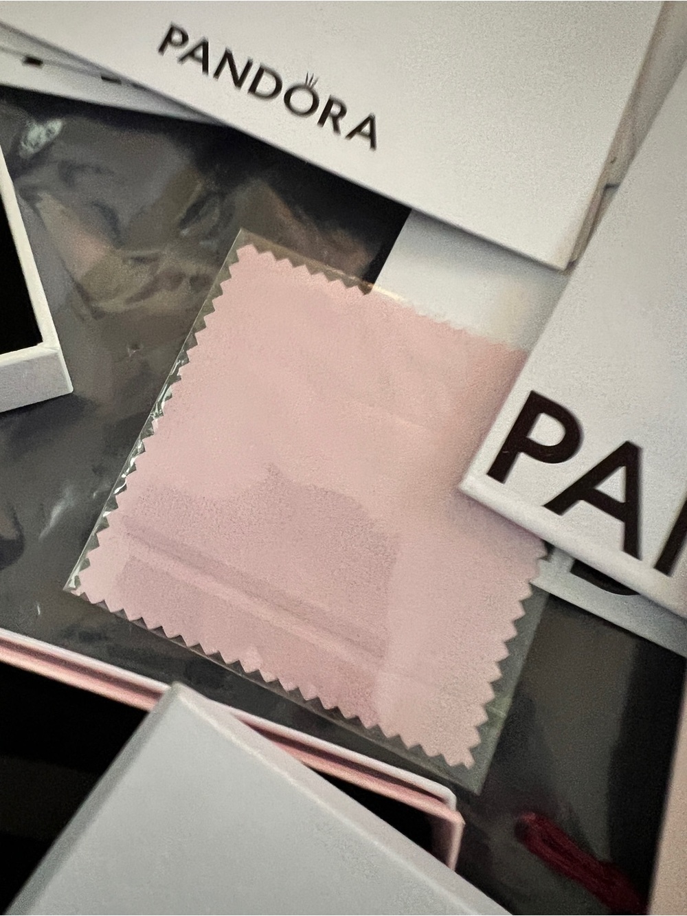 🎀 Pandora Packing and Supplies Bonus: Ornament 🎀 - Picture 6 of 11